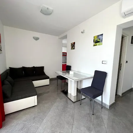 Daire 1, Parking Solin